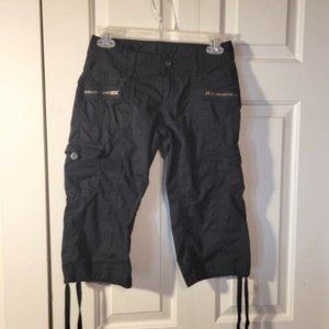 Black cargo Capri pants size 1